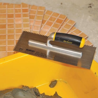 Glättekelle Gezahnt mit Aluminiumgriff 300x120 mm Zahnspachtel